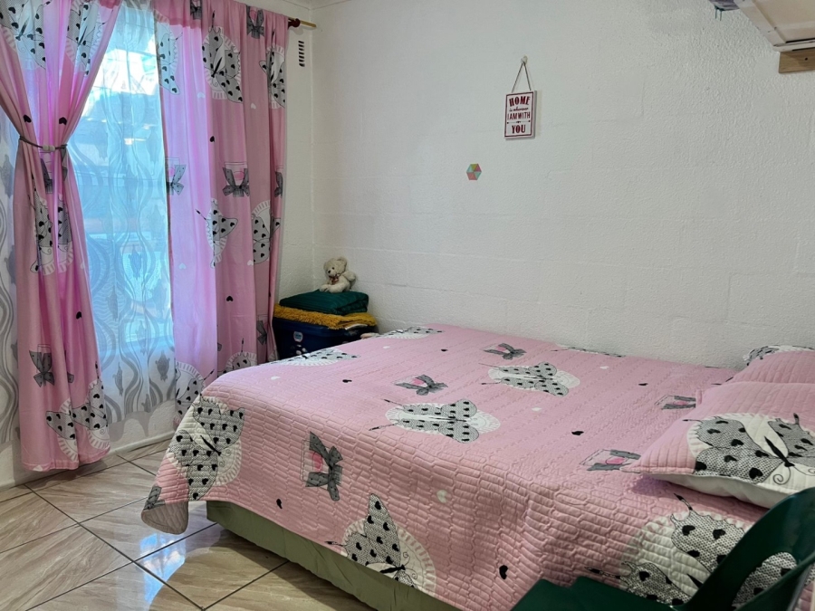 3 Bedroom Property for Sale in Rocklands Western Cape